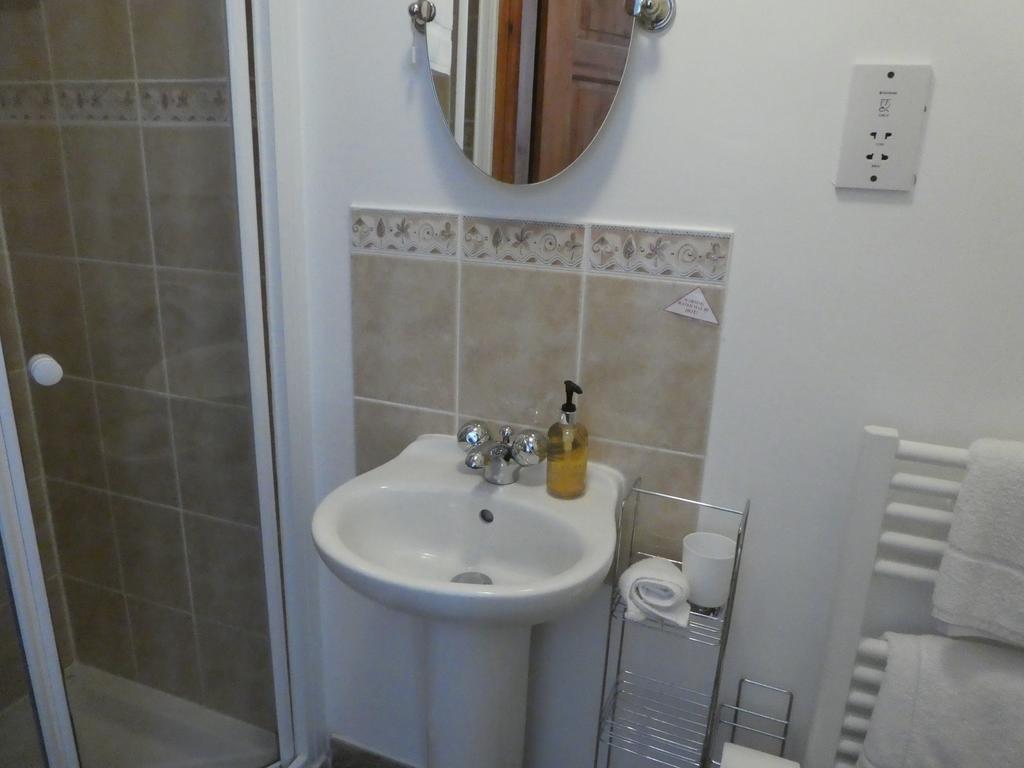 West View Farm Hotel Лаут Екстериор снимка