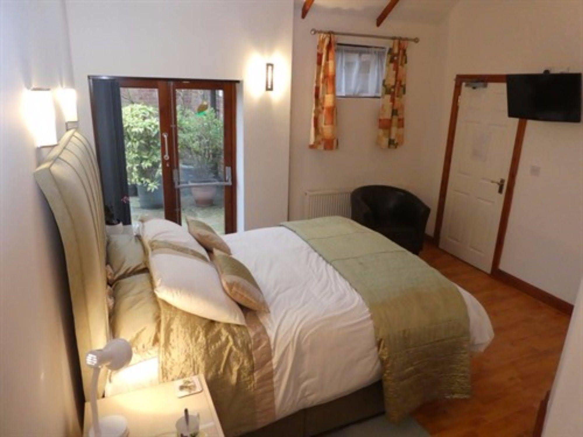 West View Farm Hotel Лаут Екстериор снимка