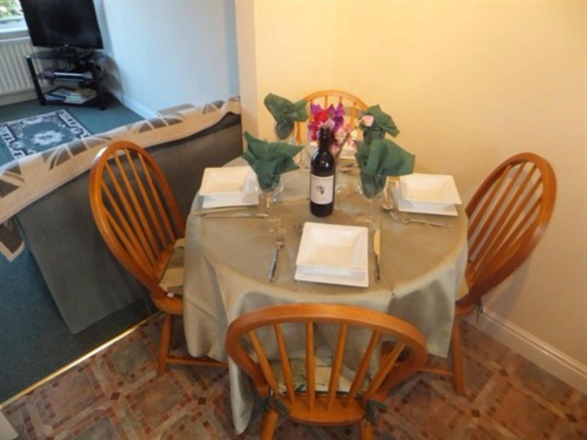 West View Farm Hotel Лаут Екстериор снимка